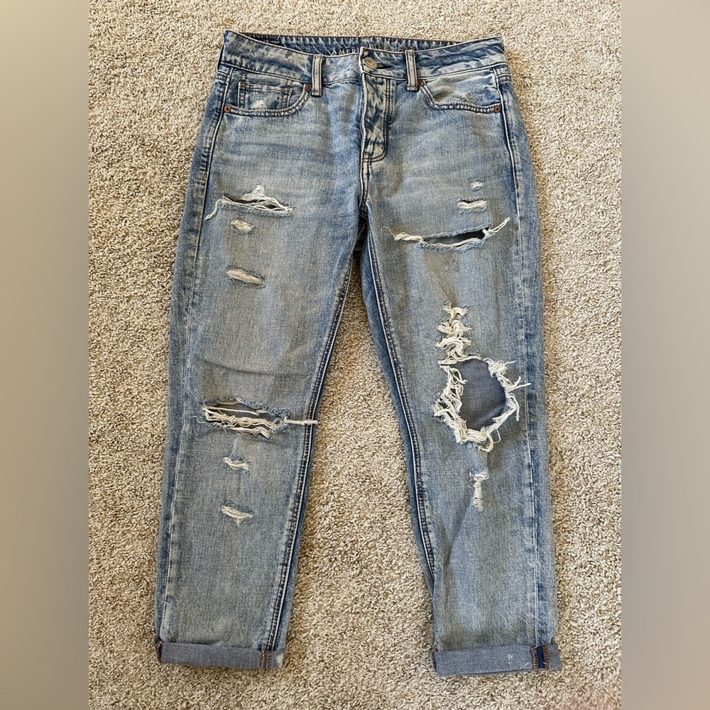 American Eagle Baggy Ripped Jean